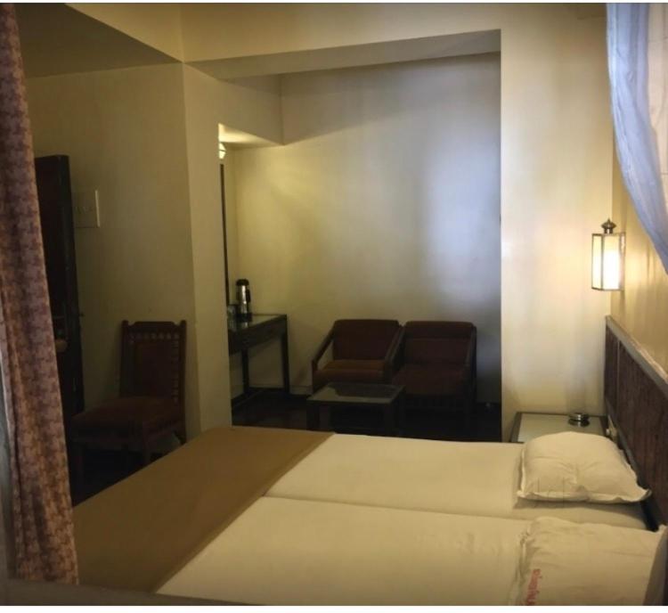 Hotel Ganesh Palace Мумбай Екстериор снимка